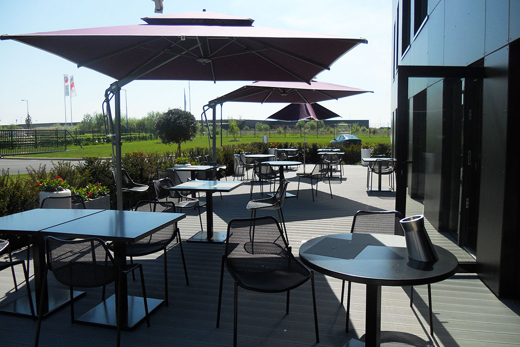 La terrasse du restaurant Atelier de Jacques, brasserie Erisay