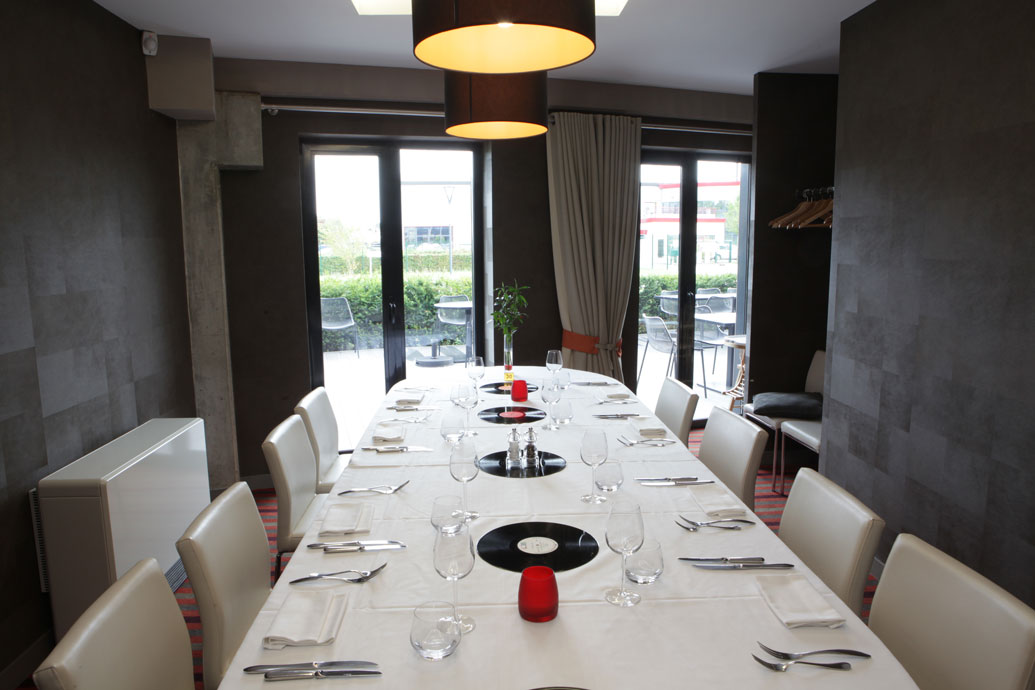 Le salon privé du restaurant L'Atelier de Jacques, brasserie Erisay